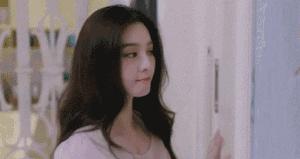 范冰冰一年2亿收入,范冰冰靠着什么一年能赚那么多钱