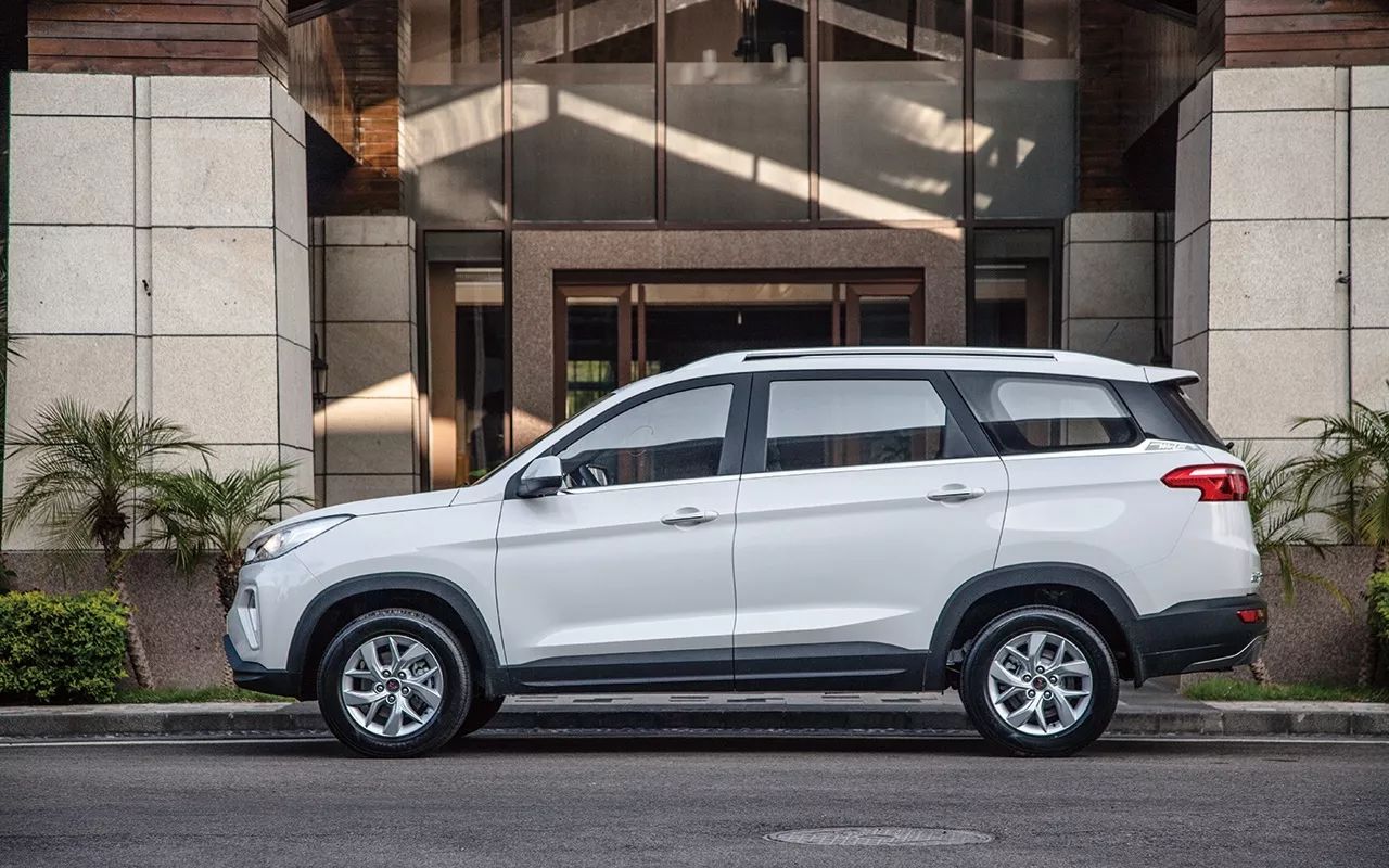 五菱宏光s3试驾爬坡视频,最新款五菱宏光s3测评