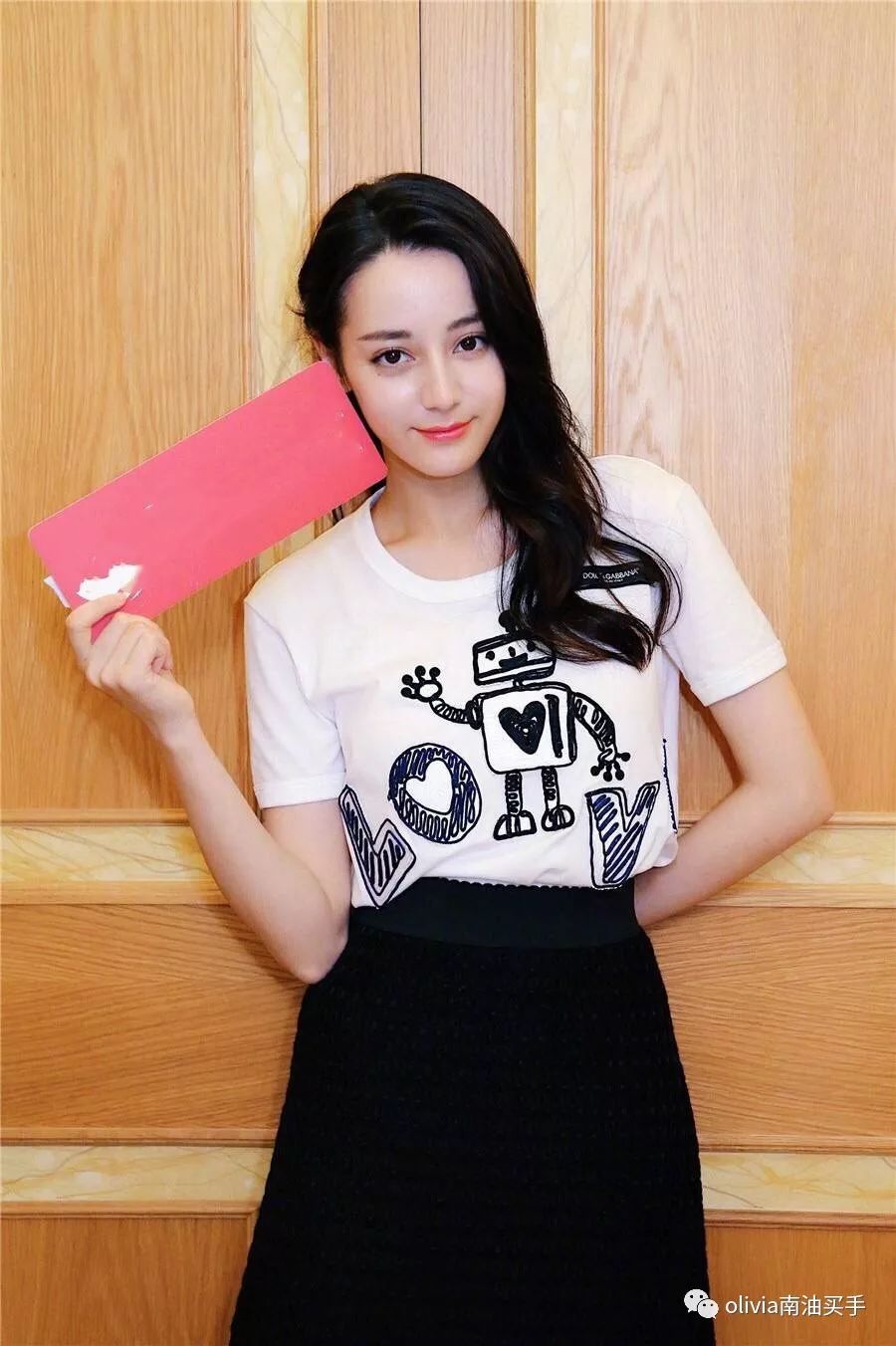 南油卖T恤扎堆上新的时刻来了，大牌是否真的好的照妖镜时刻