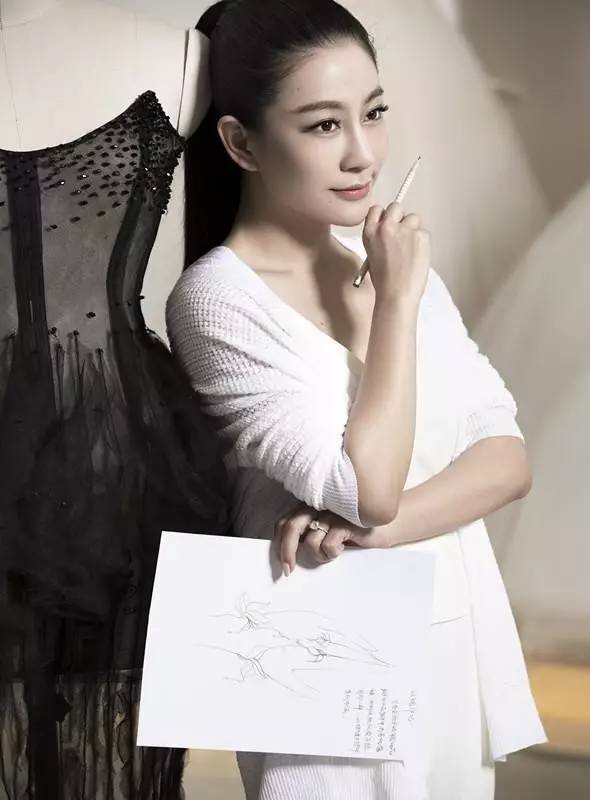 兰玉设计了哪些明星婚纱,为明星设计礼服