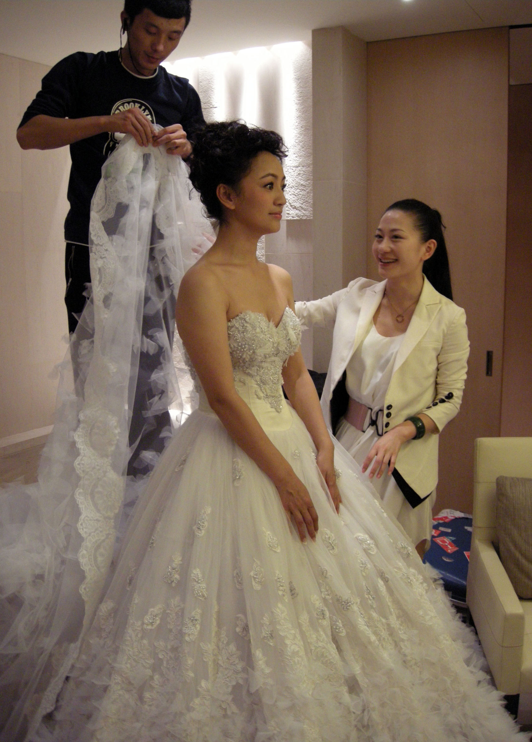 兰玉设计了哪些明星婚纱,为明星设计礼服