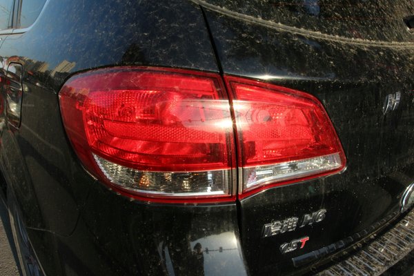 第三代哈弗h61.5t2.0t选哪个好,哈弗h61.5t国潮版