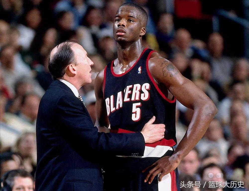 邓肯加内特奥尼尔常年全明星首发,奥尼尔巅峰时期集锦邓肯