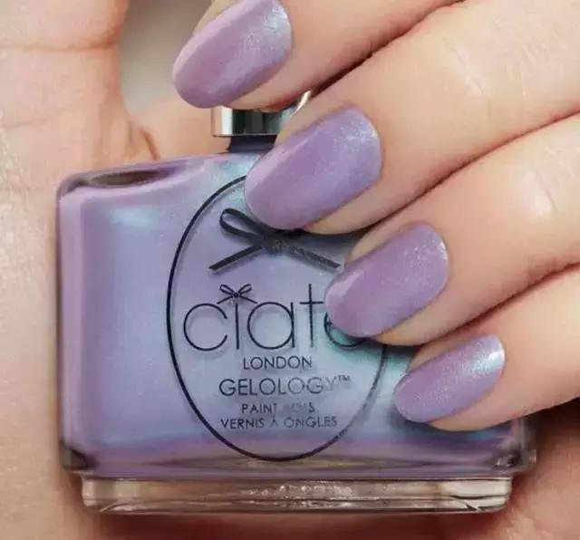 秋冬好看的指甲色,秋冬最适合的指甲油颜色多色搭配