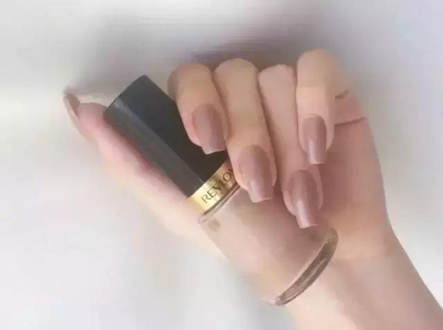 秋冬好看的指甲色,秋冬最适合的指甲油颜色多色搭配