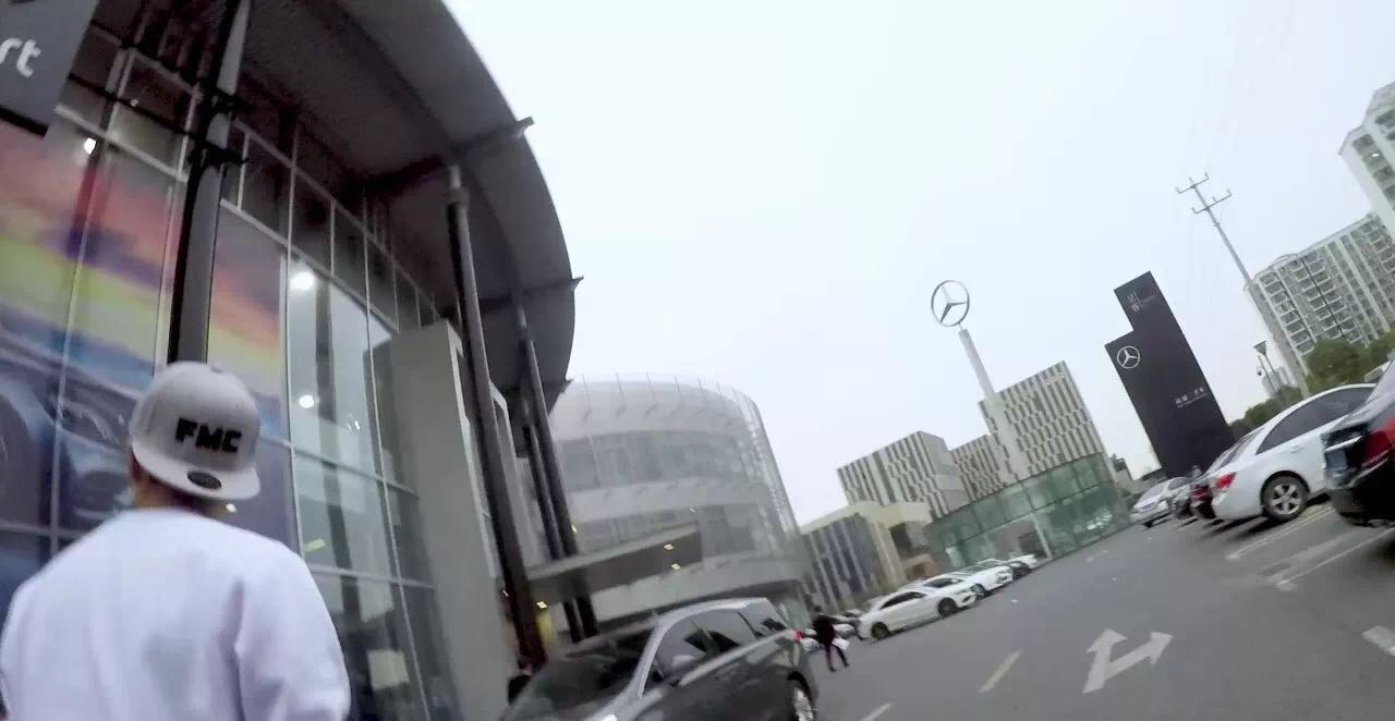 我去魔都二手车市场逛了一圈，最后竟然选择了传说中最没性价比的