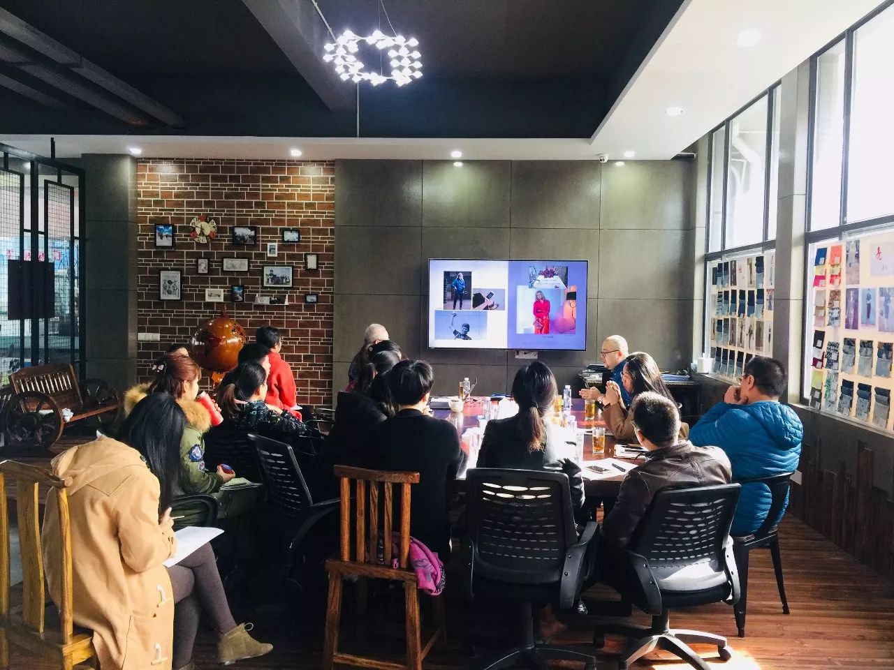 用衣服辅料做创意时装,有哪些面料衣服舒服又好看