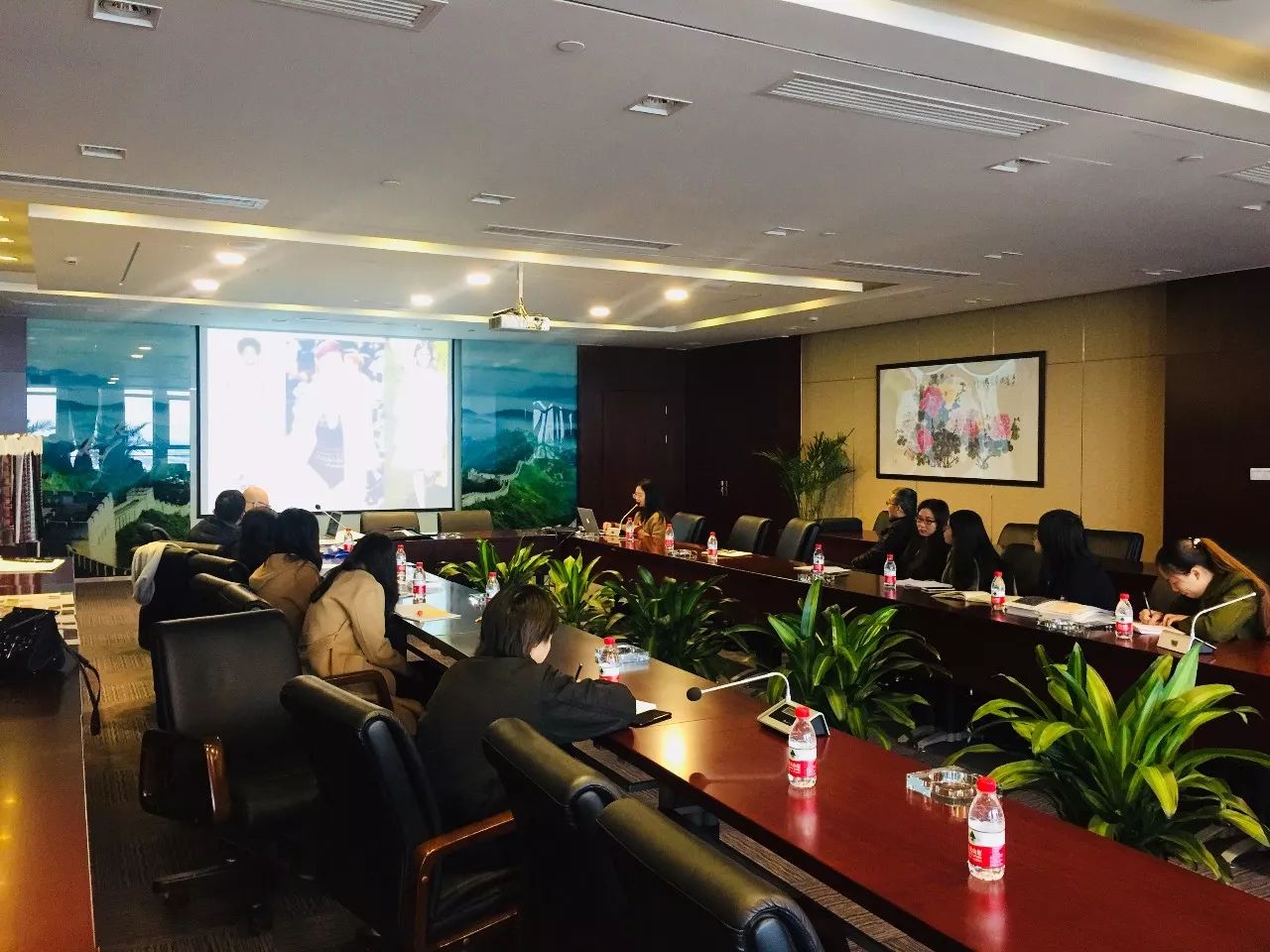 用衣服辅料做创意时装,有哪些面料衣服舒服又好看