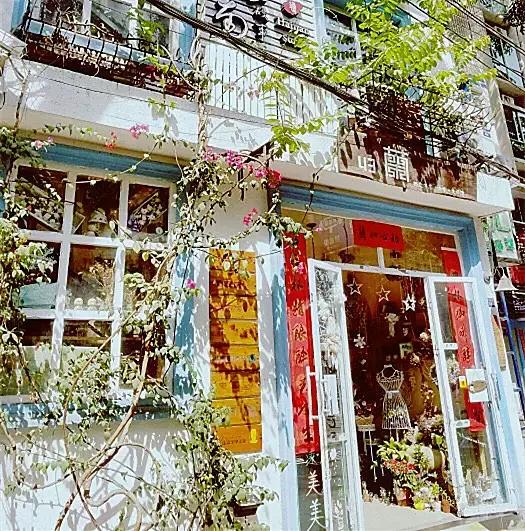 三亚鲜花网红打卡咖啡厅,三亚海边最近咖啡厅