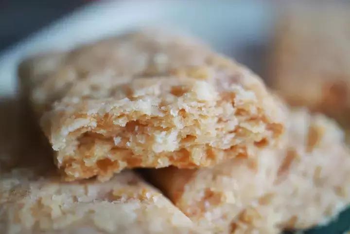 关于咸蛋黄的网红零食,上瘾的卤味零食