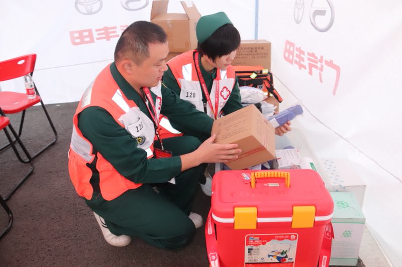 *警武**广东总队医院护航“广马”，医疗保障交出了一份满意的答卷