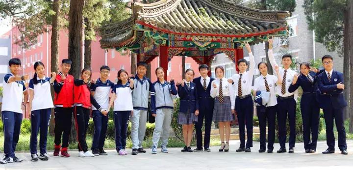 今年学校最流行的校服,最好看的春夏秋冬校服