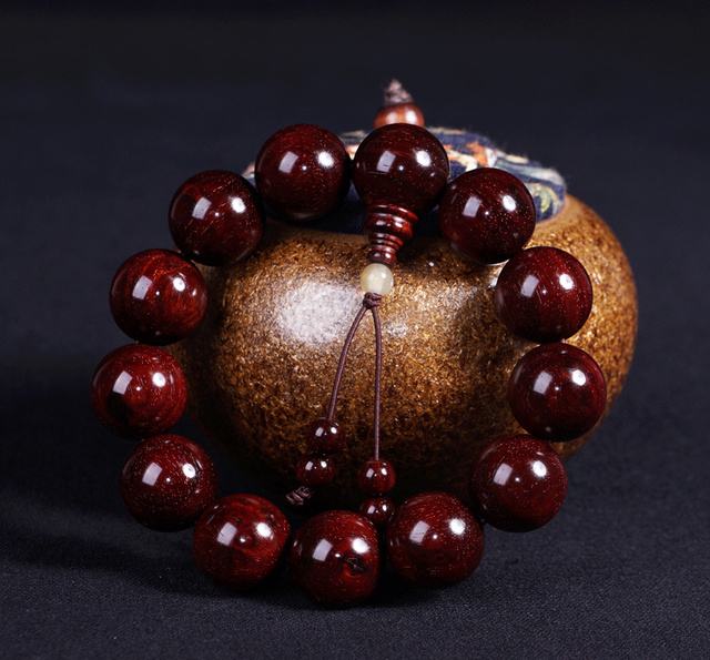 小叶紫檀手串没盘好发黑怎样处理,印度小叶紫檀手串正确的盘玩方法