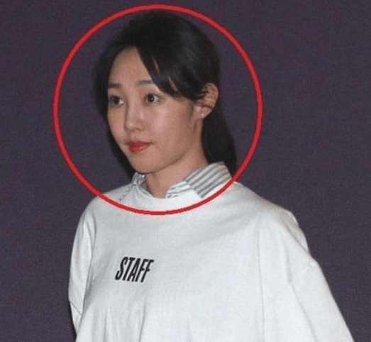 白百何烟丝卷评价 (白百何深夜逛地摊)