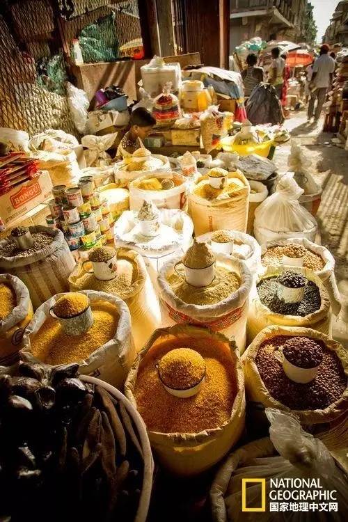 从厨房到餐桌里的美食,从市场到餐桌