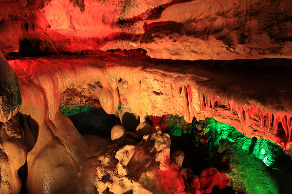 世界少有天然深水港,桂林潜水溶洞