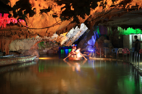 世界少有天然深水港,桂林潜水溶洞