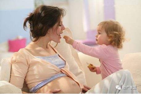 孕晚期胎儿发动的征兆有哪些,孕晚期咳嗽会不会让胎儿发动