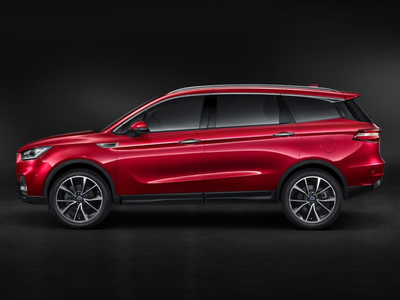 新款皇冠suv油电混合,全新2024款蔚来es8