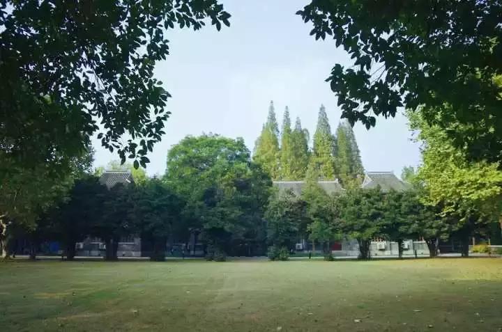 扬州中学和扬州市第一中学区别,心目中的中学是怎样的