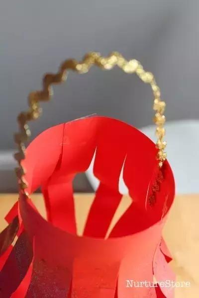 幼儿园元旦手工制作：鞭炮灯笼卡纸舞龙等，8个教程“年味”十足