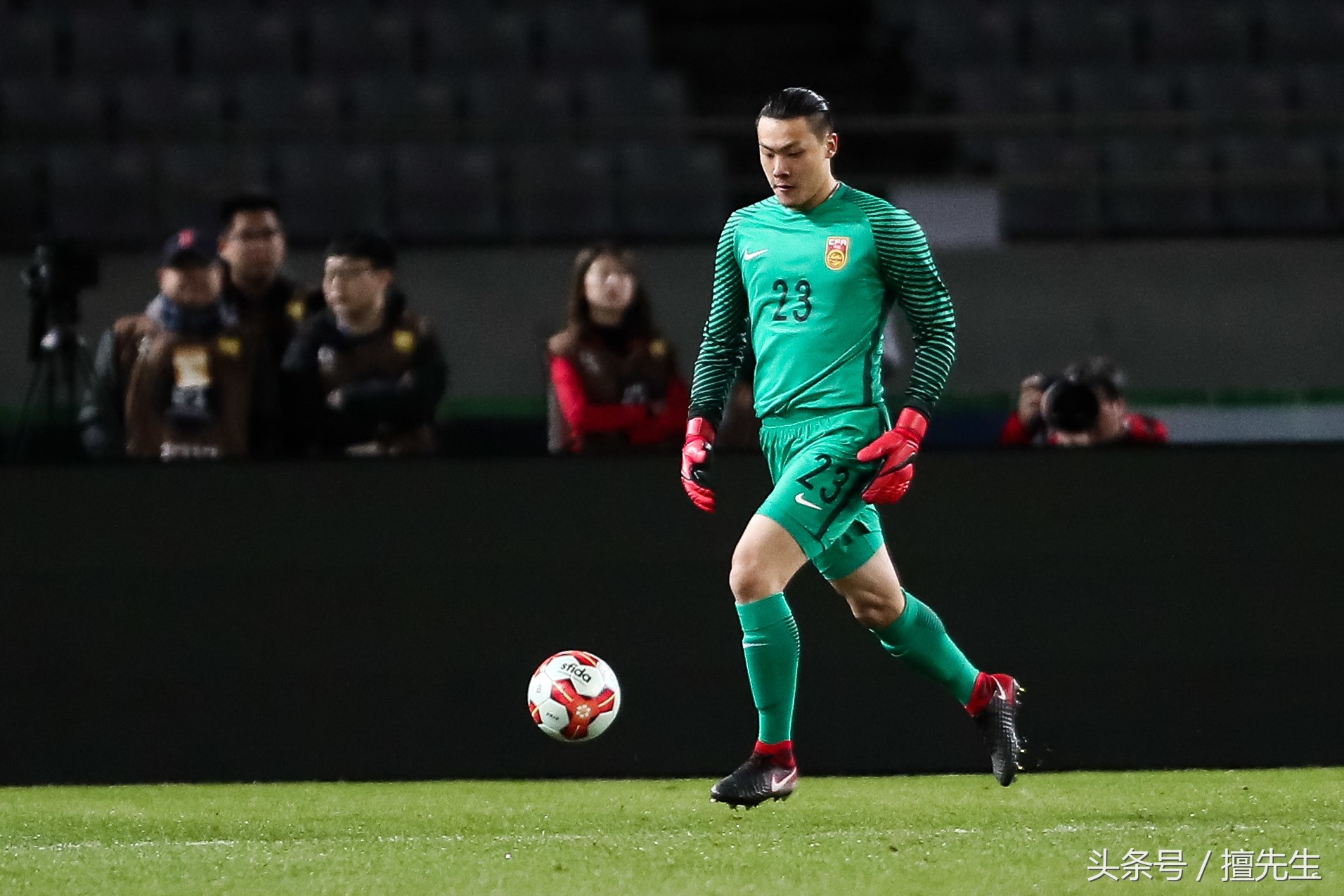 国足今晚输日本是否让里皮回归,中日对抗赛日本人评价