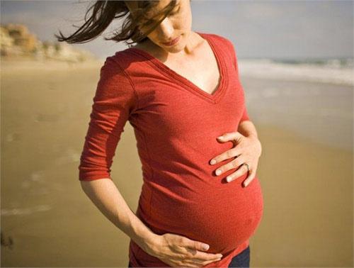 早期孕酮低会对胎儿造成什么后果,孕酮一直降低对胎儿有影响吗