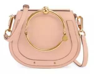 刘雯每月收入多少钱,刘雯收入2018排第几