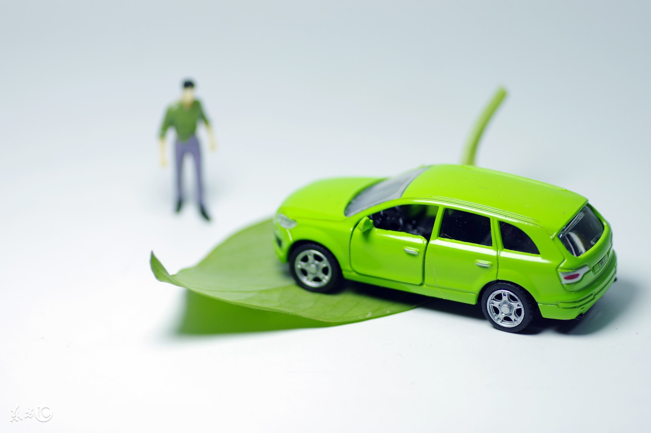 新能源汽车工厂招聘门槛薪资,新能源汽车行业平均薪酬