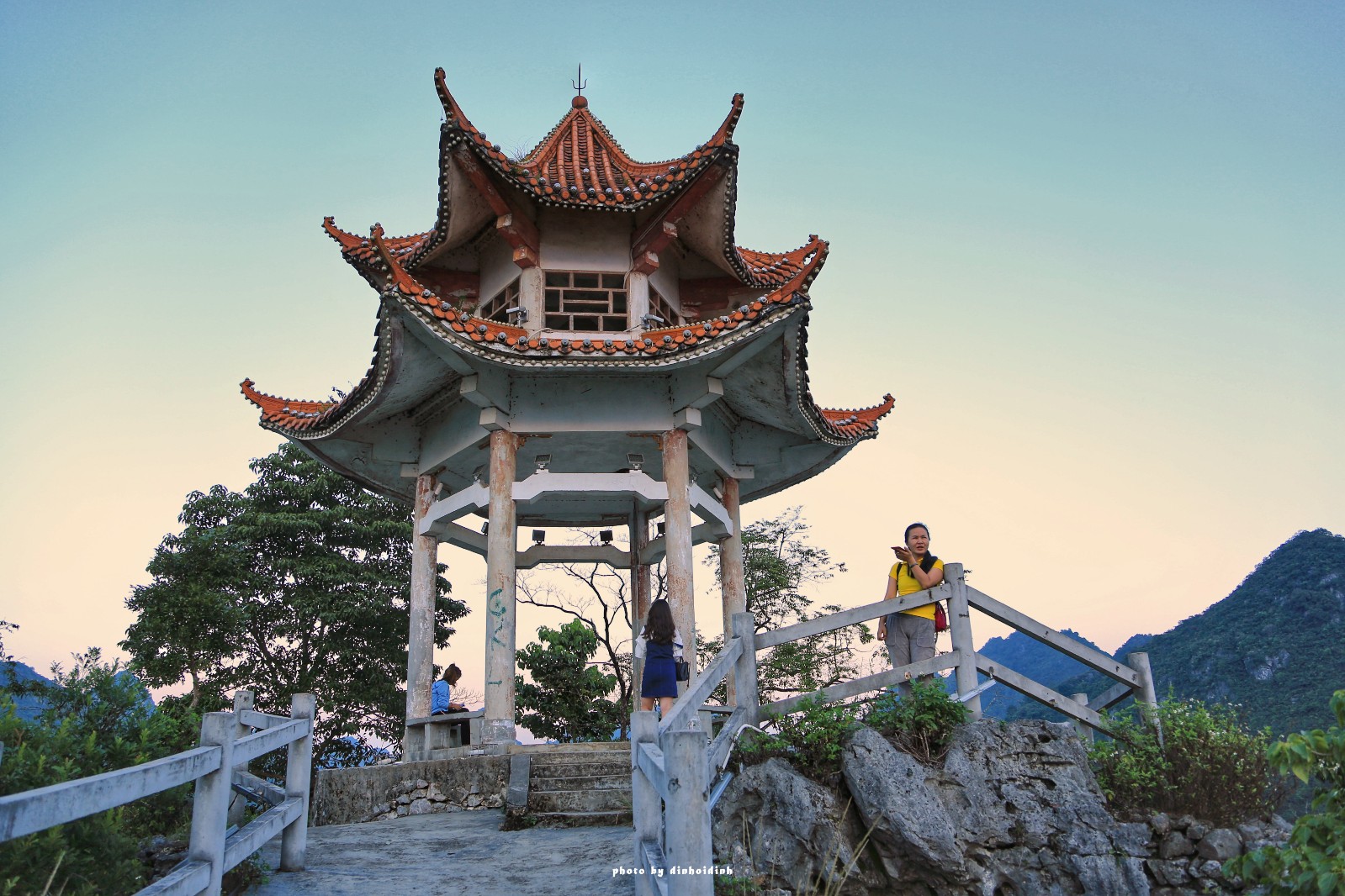 天等小记-登一座山爱一座城看一片天等日夕晨