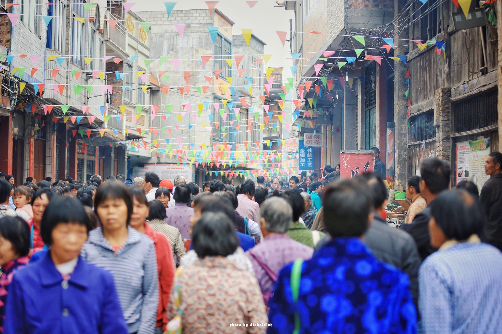 天等小记-登一座山爱一座城看一片天等日夕晨