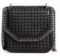 刘雯每月收入多少钱,刘雯收入2018排第几