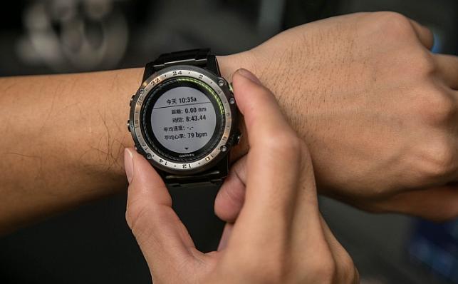 比水鬼高级的手表,garmin佳明255智能运动手表