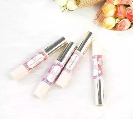 五十块钱买一个香奈儿,一万块钱香奈儿能买到啥