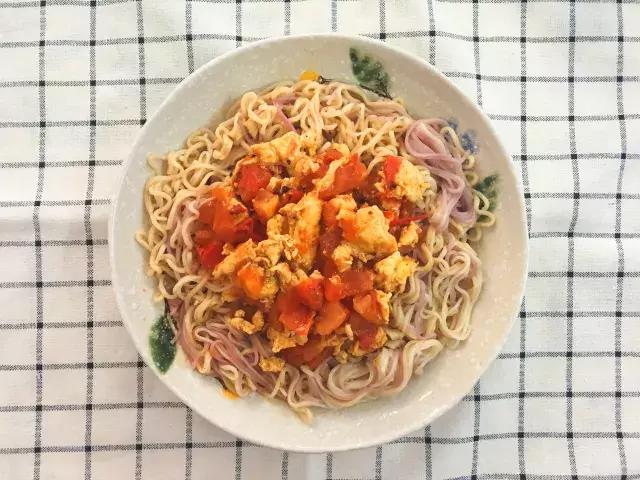 空腹不能吃圣女果吗,空腹吃西红柿后可以喝热水吗