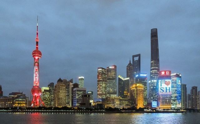 在只有一座佘山的上海，如何看别墅风水山势？东方明珠风水如何？