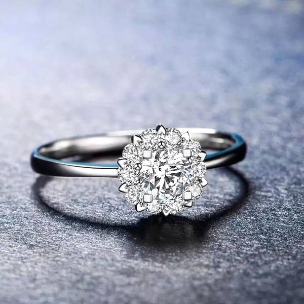 发黄的钻石≠黄钻，手上的钻石发黄了，难道是买到了假货？