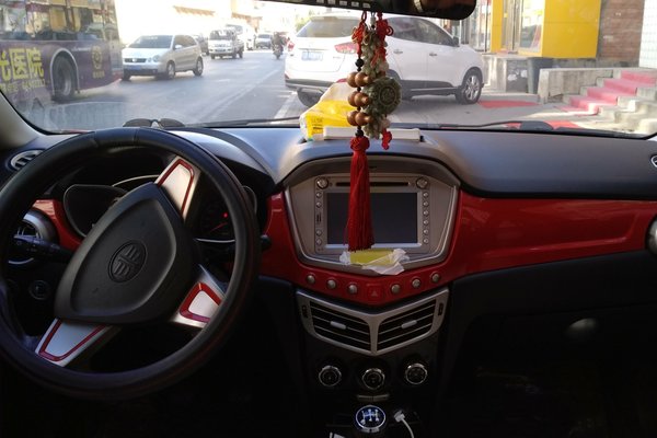 单亲家庭能不能买车,单亲妈妈到底该不该买车