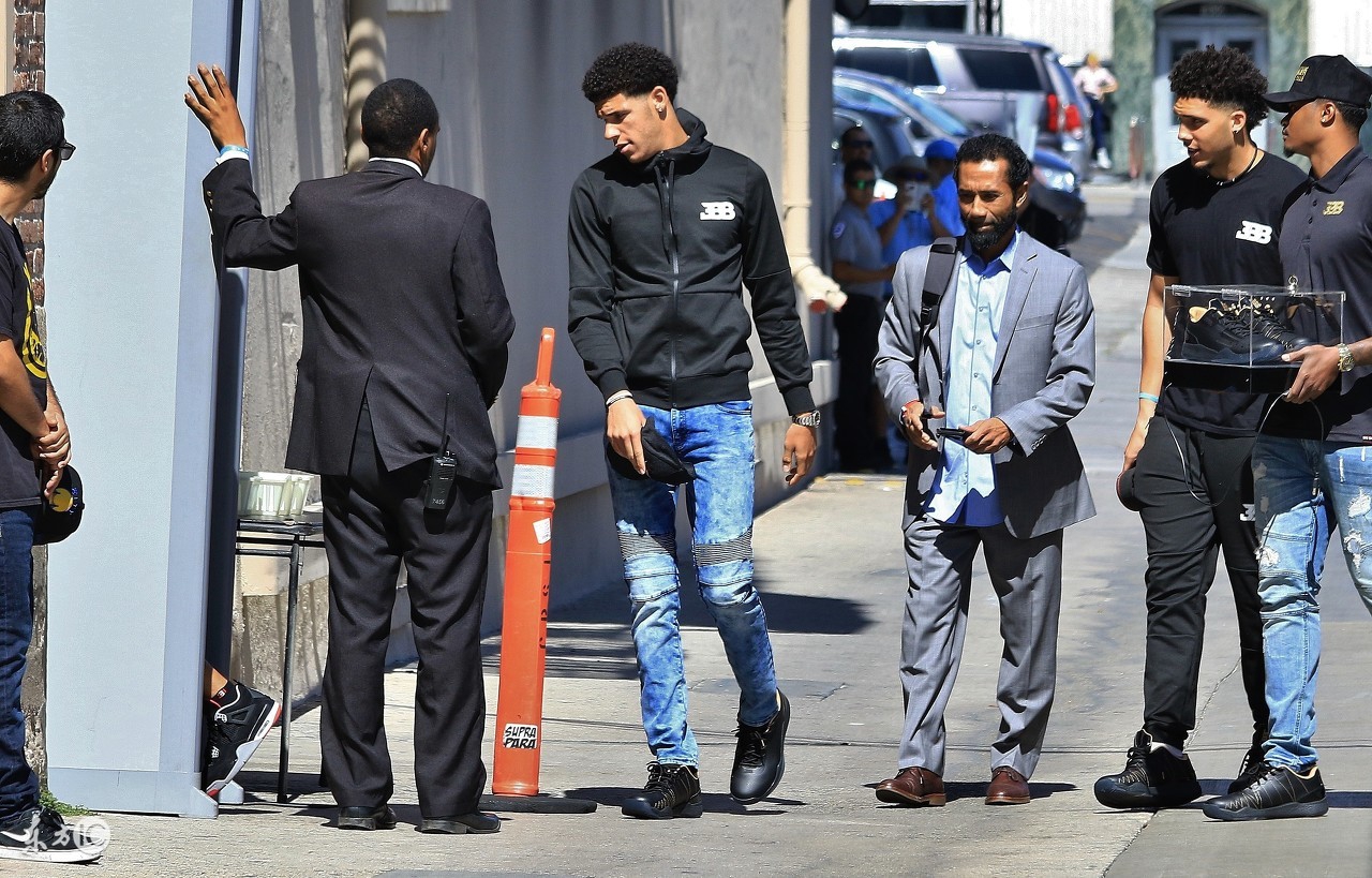 詹姆斯三双战胜步行者,詹姆斯哈登三双惜败