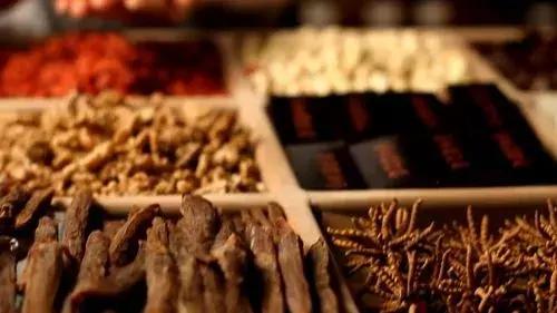 冬天给孩子吃哪种保健品,冬天给娃进补这4类食物要谨慎