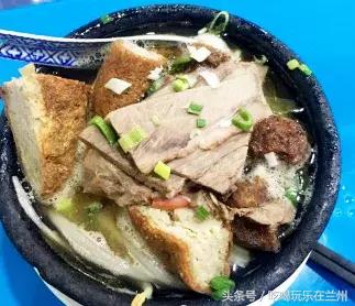 天冷了做一碗砂锅暖心又暖胃,小砂锅既暖心又暖胃