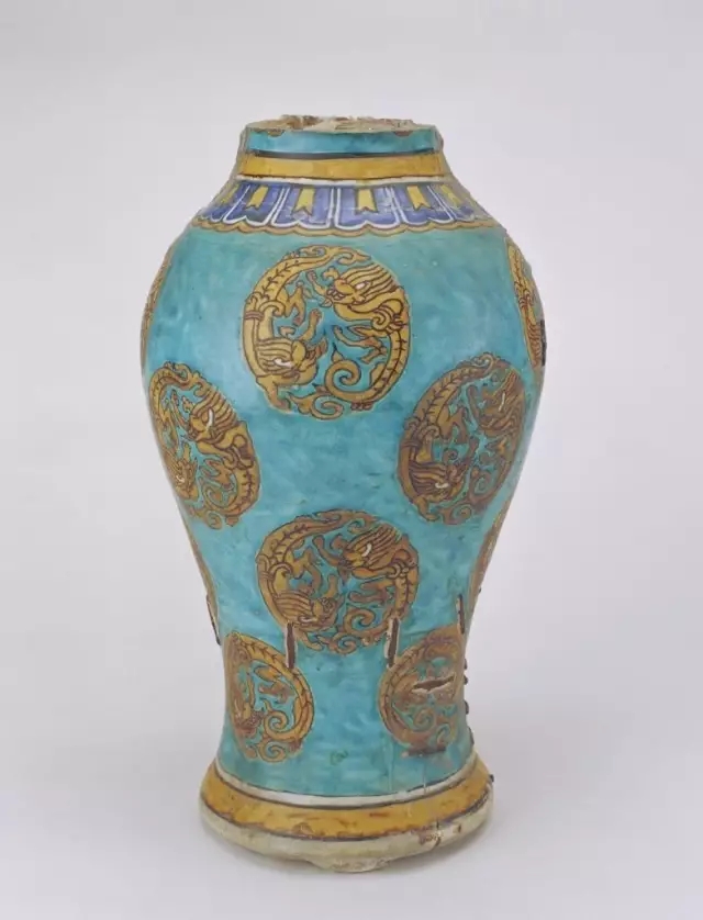 康熙素三彩的釉色,康熙素三彩存世量大吗