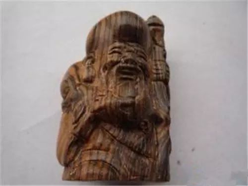 海南尖峰岭沉香与奇楠香谁更好,奇楠沉香火孔造香价值