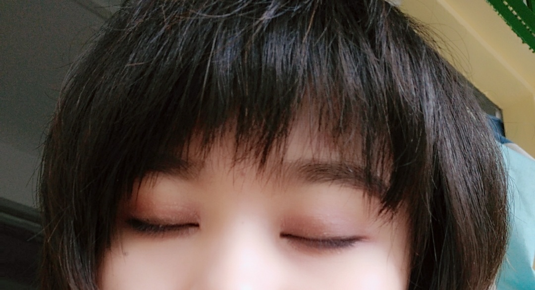 泰国mistine大地色眼影盘,泰国mistine眼影盘