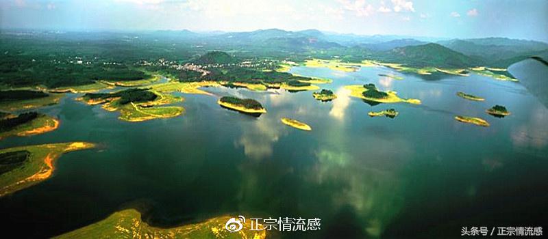 边走边吃水果视频,边走边吃一路看风景