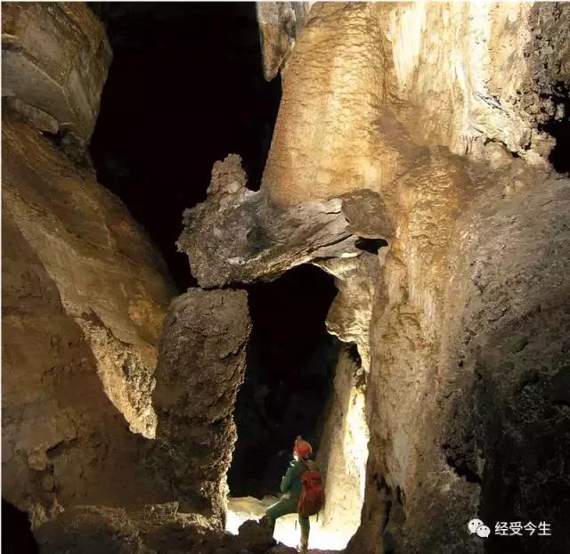 伊蕾：大智者李发模与十二背后之恋