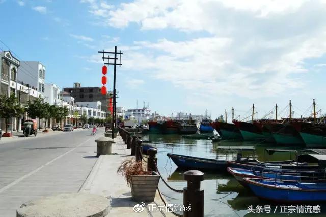 边走边吃水果视频,边走边吃一路看风景