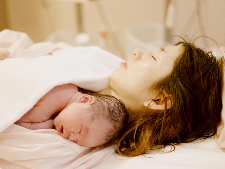 顺产后什么动作能快速排大便,顺产后做什么动作骨盆修复