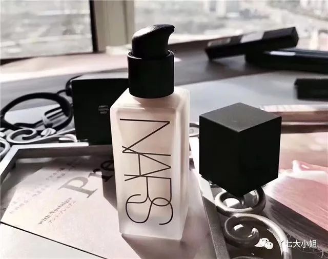 雅诗兰黛奶油肌粉底液,ZELENS奶油肌粉底液