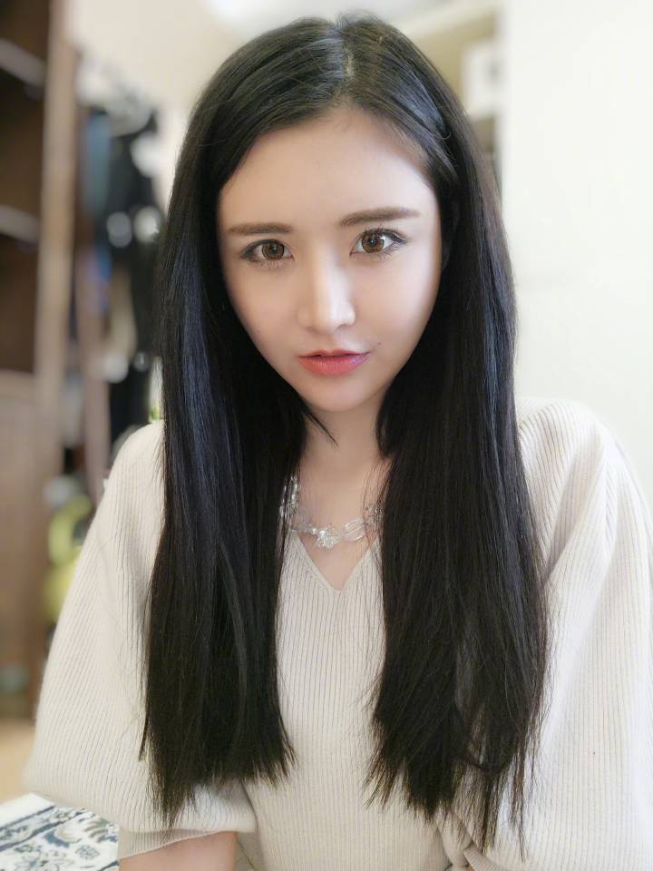 长发短发大美妞“陈一发”你爱哪个？买萌，唱歌，老司机发麻麻！